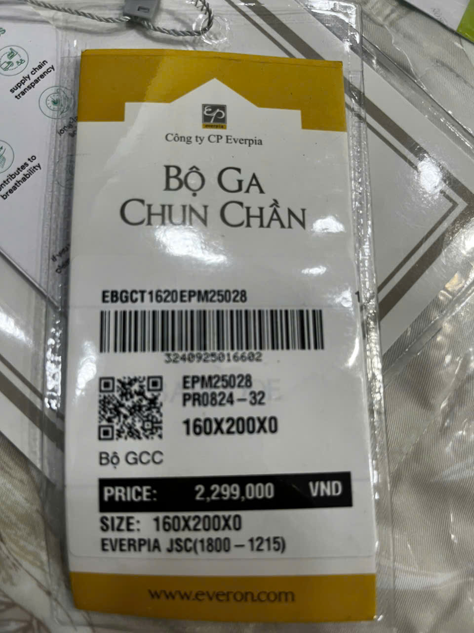 Mã vạch ghi rõ giá sản phẩm, hoặc bộ sản phẩm